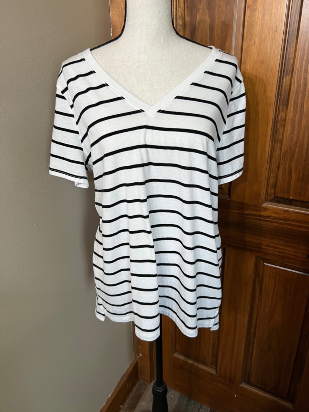 a.n.a White and Black Striped V-Neck Short Sleeve Top